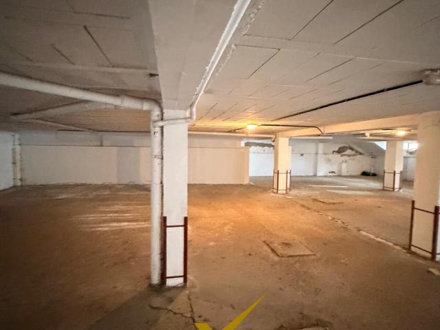 Garaje en venta en Carmona, Andalucía