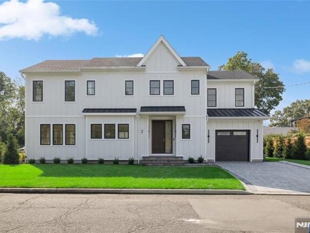House for sale in Bergenfield, New Jersey