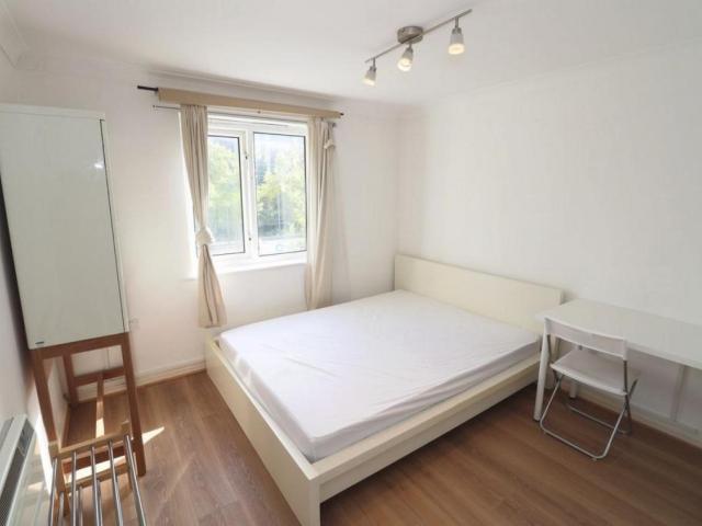 Room for rent in Aberfeldy Village, Blackwall