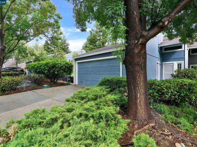 Townhouse for sale in Pleasant Hill, California