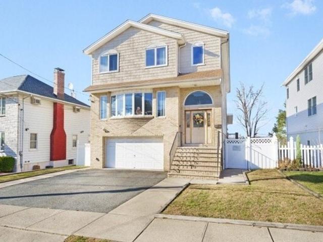 House for sale in Hudson, New Jersey