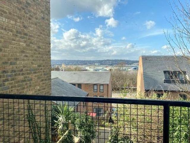 House for sale in Brompton, Gillingham