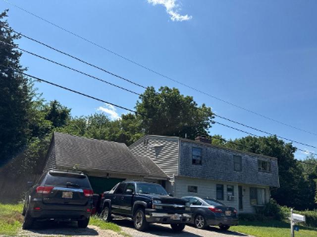House for sale in Acushnet, Bristol County
