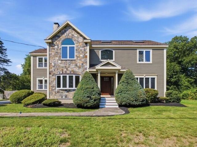 House for sale in North Reading, Massachusetts