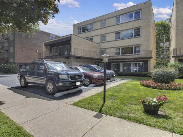 Condo for sale in Oak Park, Illinois