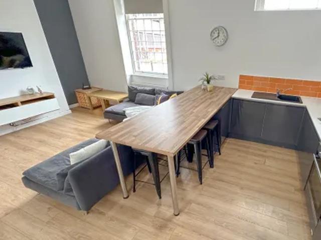 House for rent in Calderstones