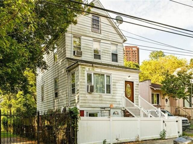 House for sale in Arverne, New York