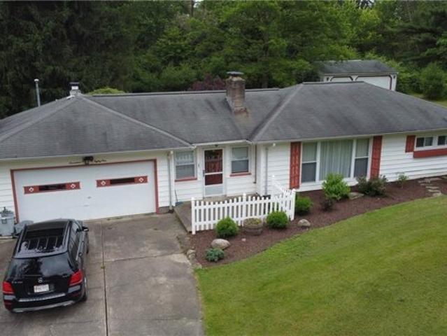 House for sale in Girard