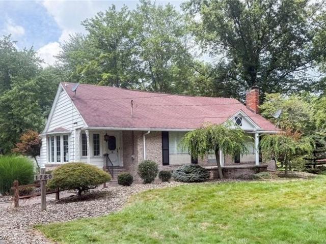 House for sale in Girard