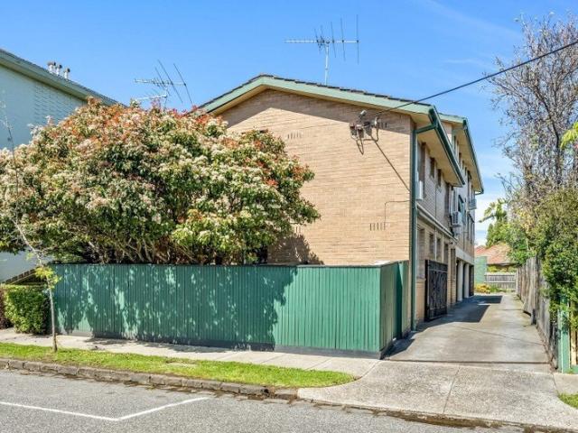 Apartment for rent in St Kilda East, Melbourne