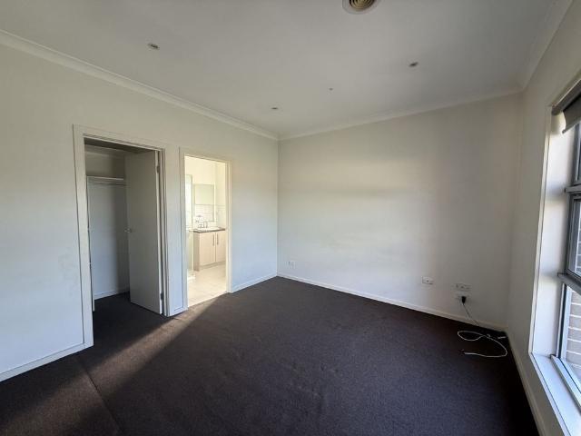 House for rent in St Albans East, Melbourne