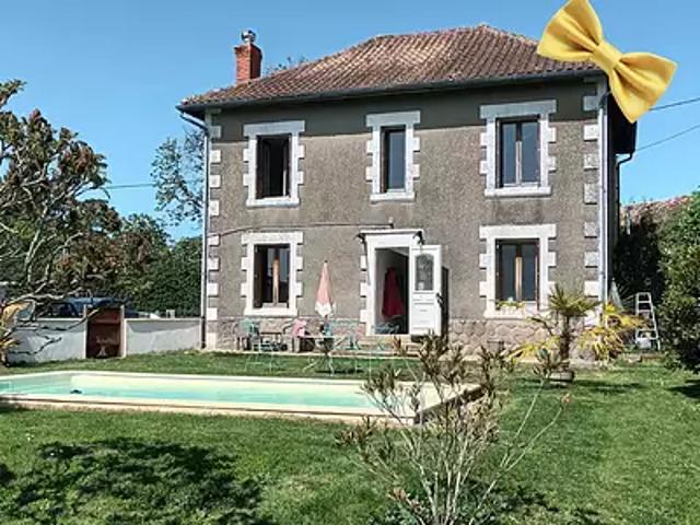 Maison vente à Confolens, Pleuville