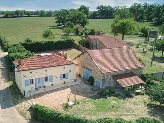 Maison vente à Confolens, Pleuville
