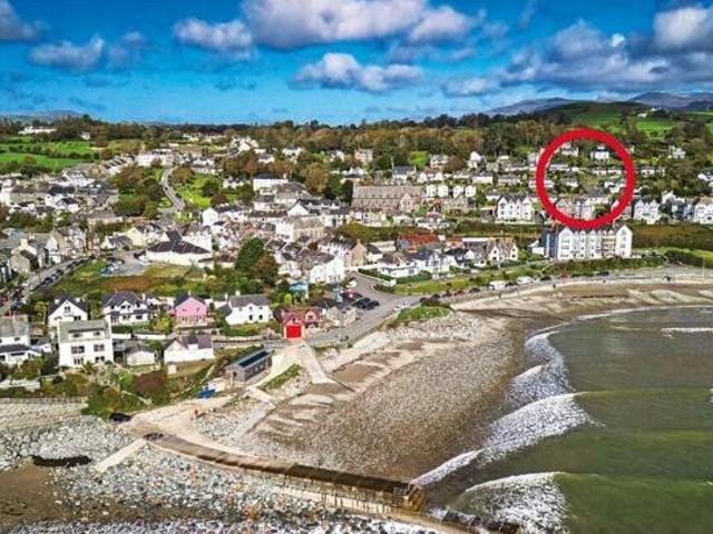 House for sale in Criccieth, Wales