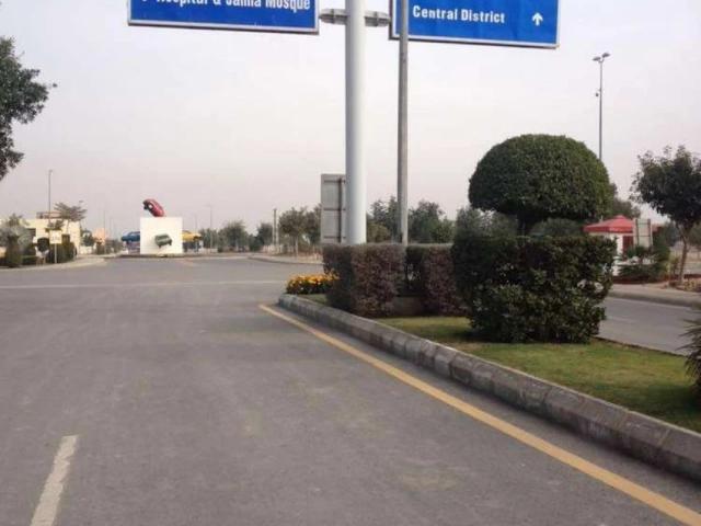 Land for sale in Bahria Orchard, مانّک