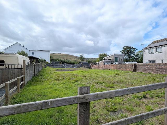 Land for sale in Cwmllynfell