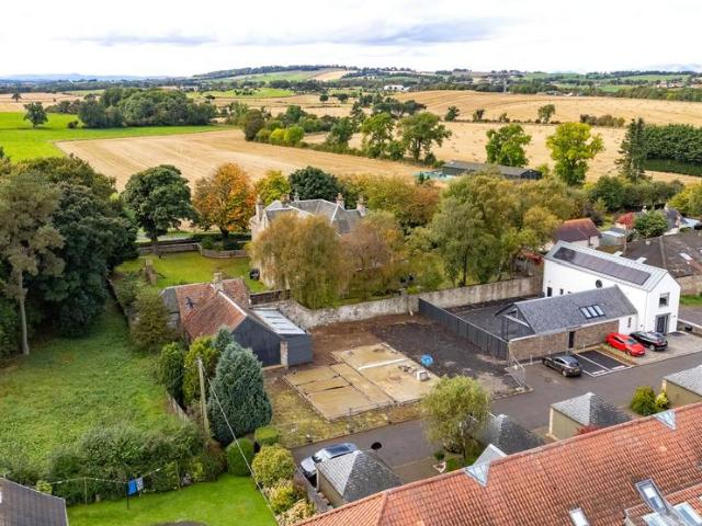 Land for sale in Pardovan, Scotland