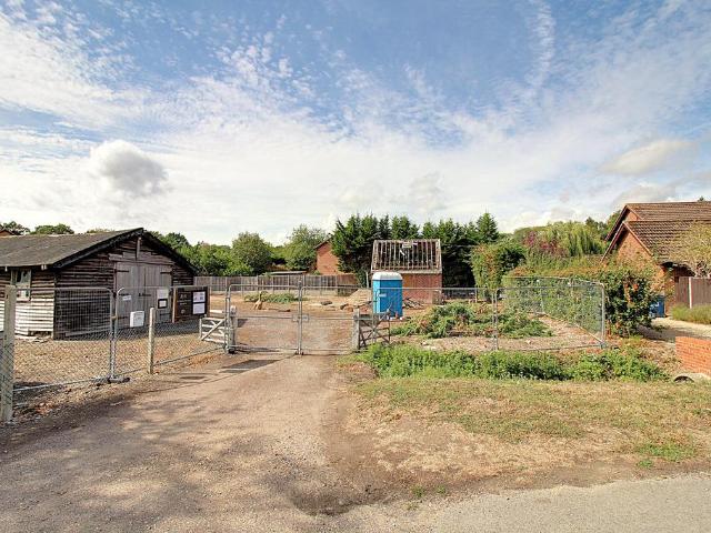 Land for sale in Hart, Hampshire