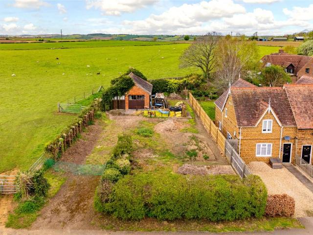 Land for sale in Northamptonshire