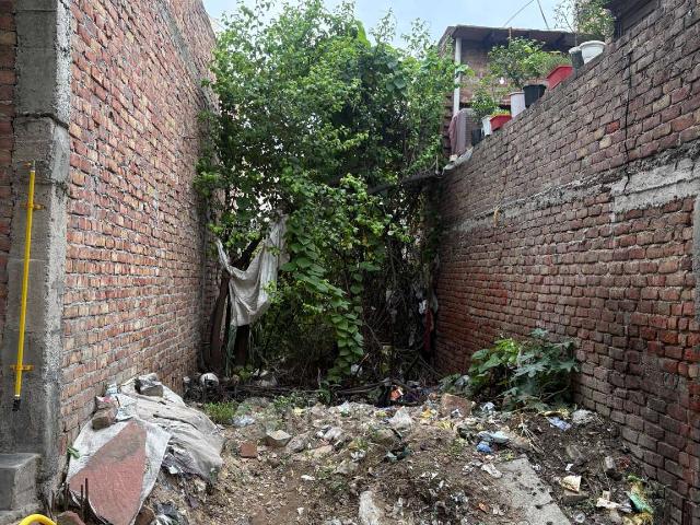 Property for sale in North West Delhi, Deri