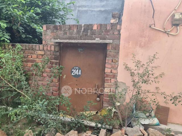 Property for sale in South West Delhi, Deri