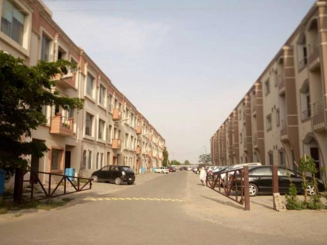 Land for sale in Paragon city, پھلر واں