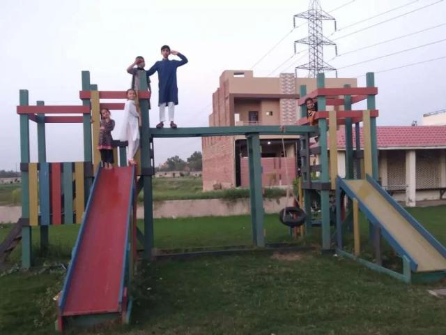 Land for sale in Faisalabad, Islamabad Capital Territory