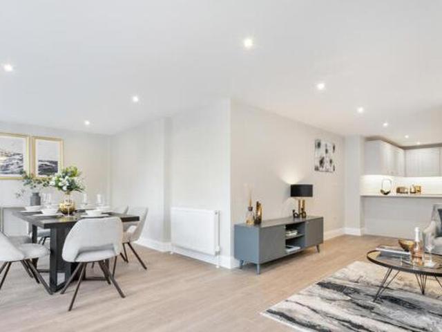House for sale in Little Stanmore, Greater London