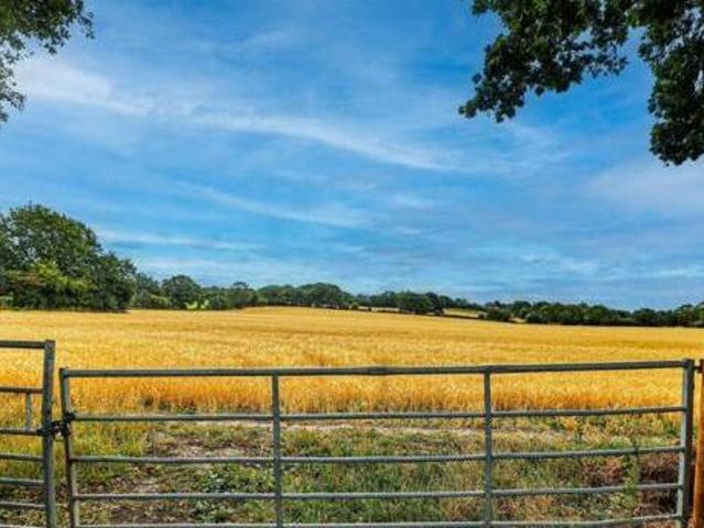 House for sale in Pouchen End, Hertfordshire