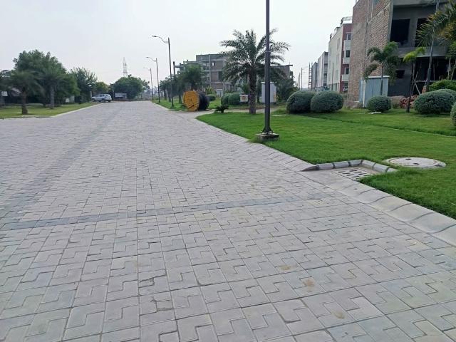 Land for sale in Zirakpur, Punjab