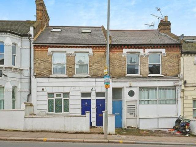 House for rent in Lyons, Greater London