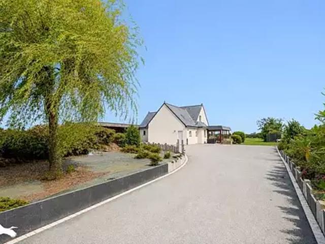Maison vente à Prat Ar Pont, Plounéventer