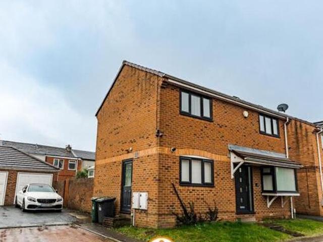 House for sale in Batley, West Yorkshire