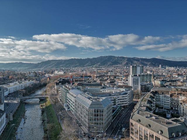 Büro mieten in Einigen, Zürich