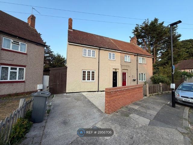 House for rent in London Borough of Hounslow, Greater London