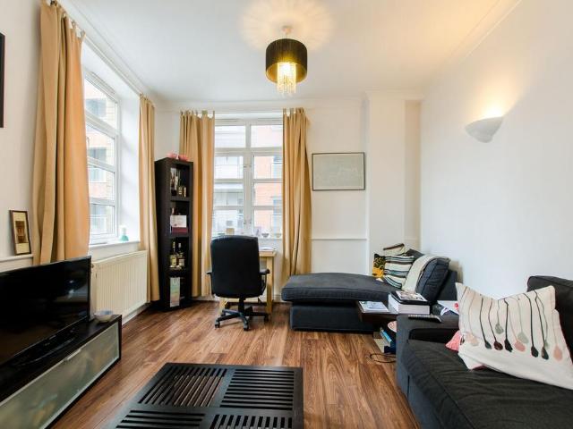 Apartment for rent in St. George in the East, Greater London
