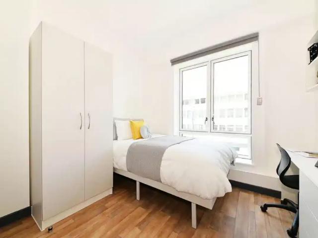 Apartment for rent in West Hoe, Mount Wise