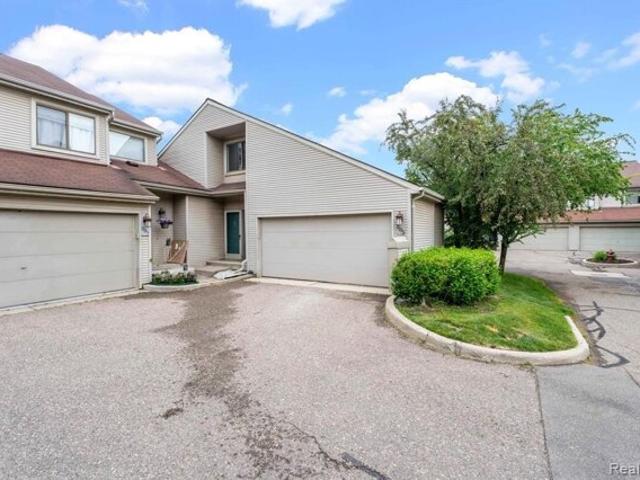 Condo for sale in Rochester Hills