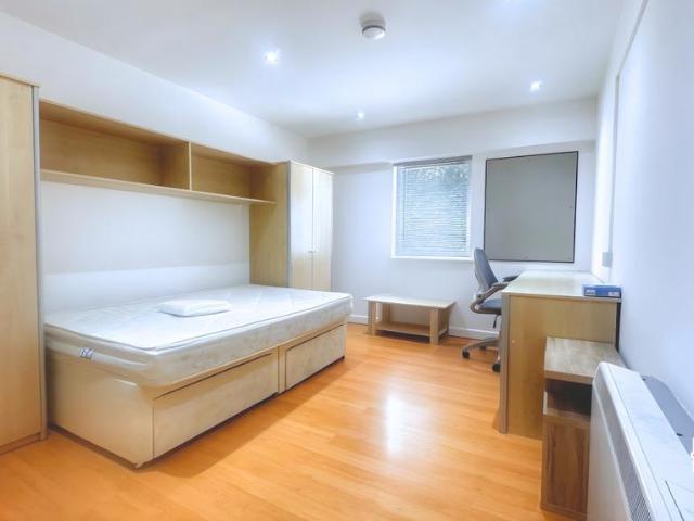 Apartment for rent in Pennycomequick, Mount Wise