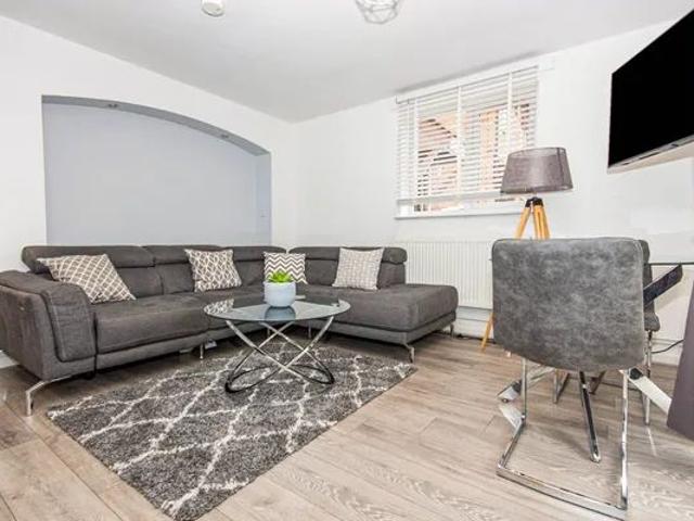 House for rent in Sydenham, Green Close