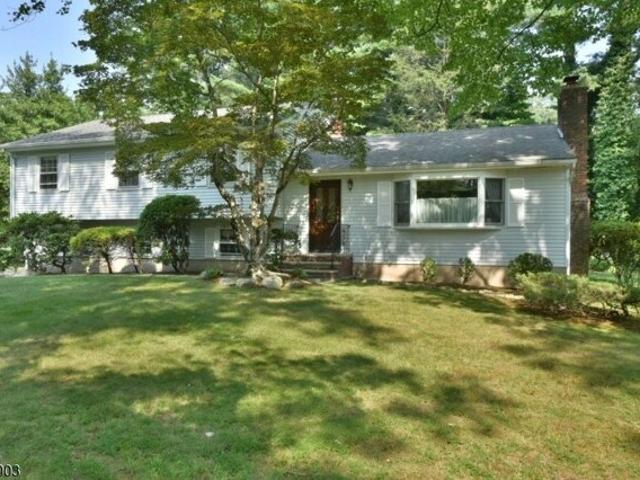 House for sale in Hillsdale House for sale in Hillsdale