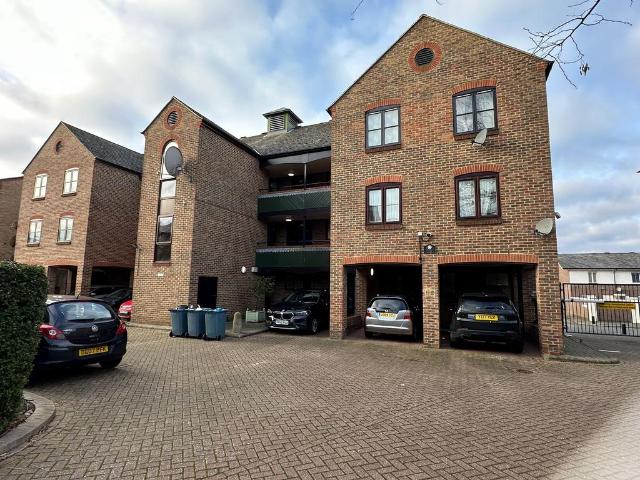 Apartment for rent in Cubitt Town, Greater London