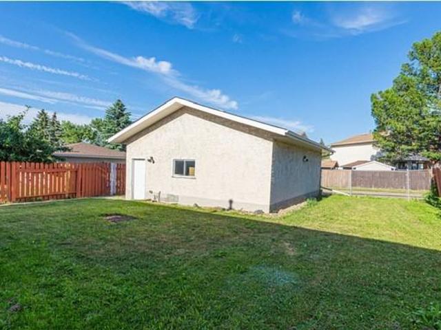 Apartment for rent in Wedgewood, Alberta