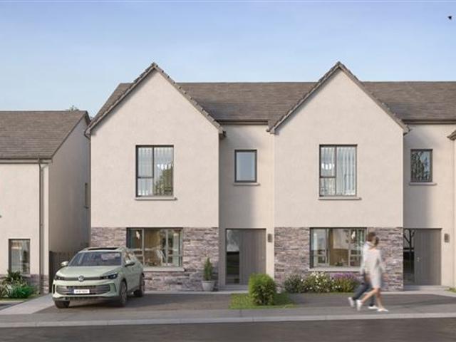 Detached House for sale in Ballynahown, Connacht