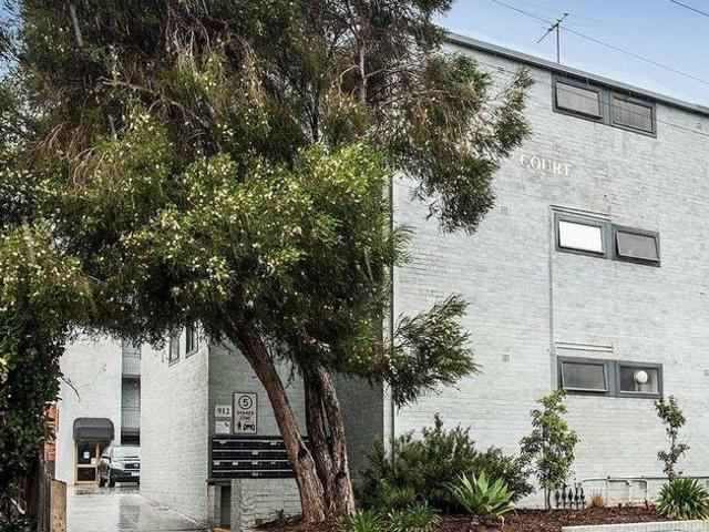 Apartment for rent in Carlton North, Melbourne