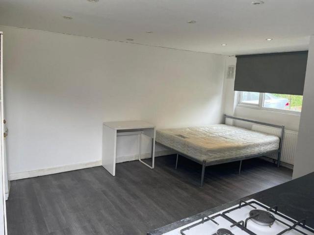 Apartment for rent in Grahame Park, Greater London