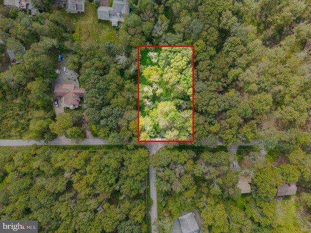 Land for sale in Pocono Lake, Pennsylvania