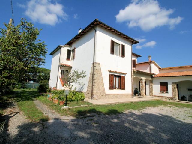 Rustico in vendita a Roccastrada, Toscana