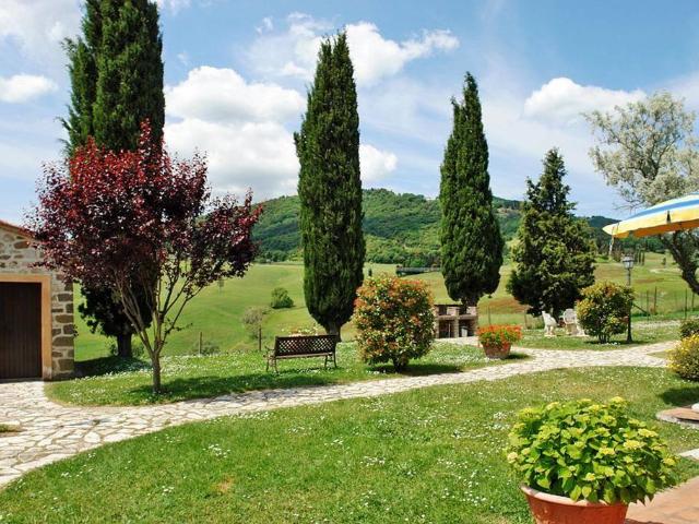 Rustico in vendita a Castelnuovo Val Di Cecina, Toscana