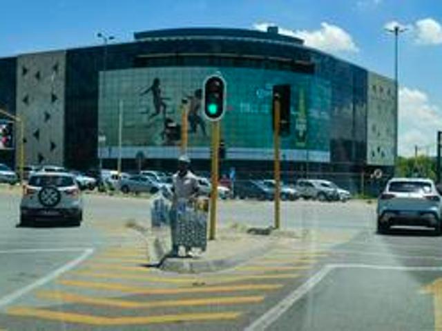 Commercial for rent in Waterkloof, Gauteng